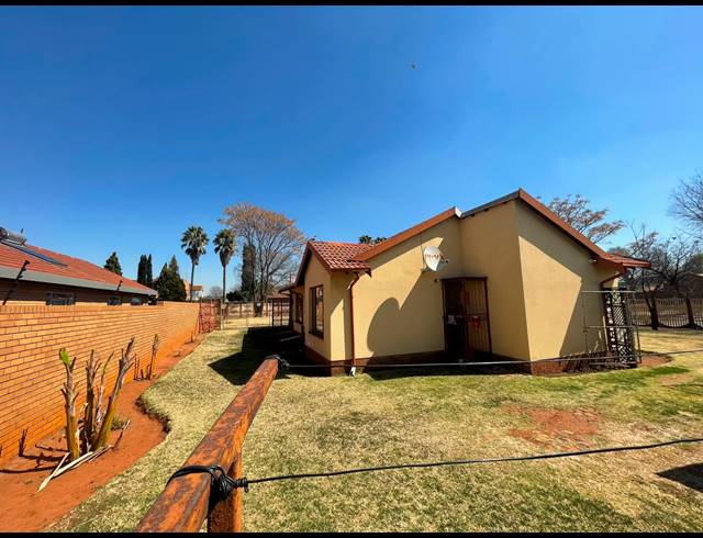 4 BEDROOM HOUSE FOR SALE IN BAKERTON